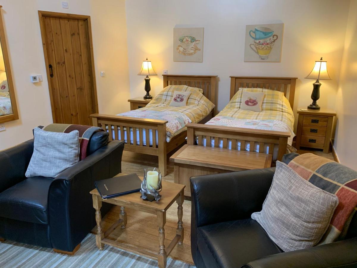 فندق The Reindeer Retreat Buttercup Twin Kidwelly المظهر الخارجي الصورة